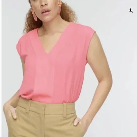 J Crew Sleeveless V Neck Crepe Blouse Pink Sz Small Office Career *Has Flaw* NWT - Picture 1 of 12